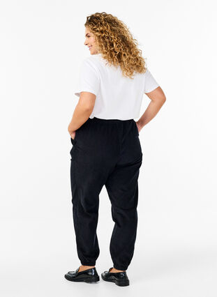 Zizzi Cordfløyelsbukser med elastisk linning, Black, Model image number 1
