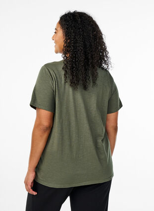 Zizzi FLASH - T-skjorte med knappdetalj, Grønn, Model image number 2
