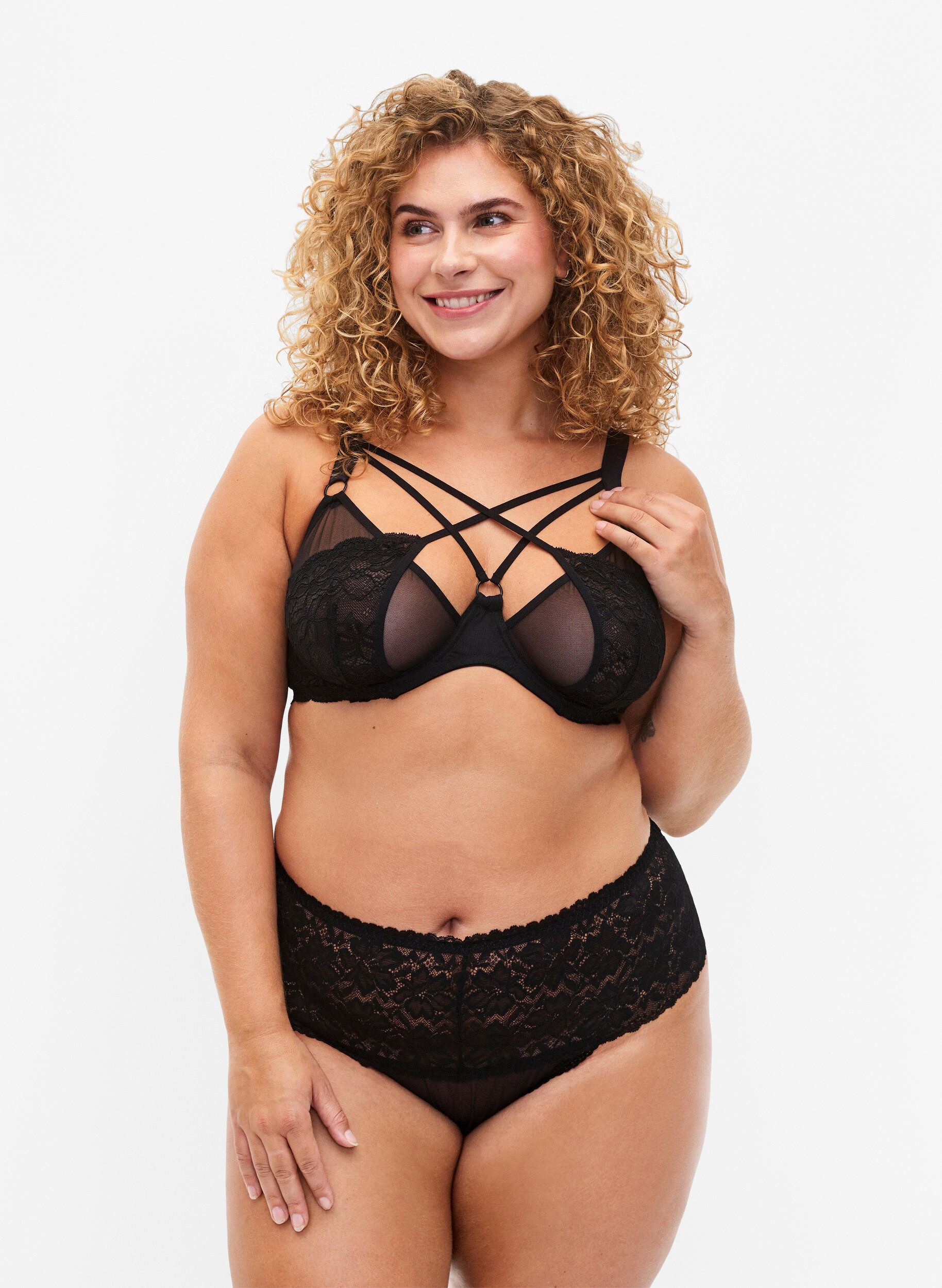 Zizzi G-streng med fransk &aring;pning, blonder og vanlig midje, Black, Model image number 0