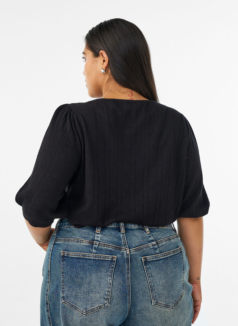 Kortermet strikkebluse med pointellem&oslash;nster, Svart, Model image number 2