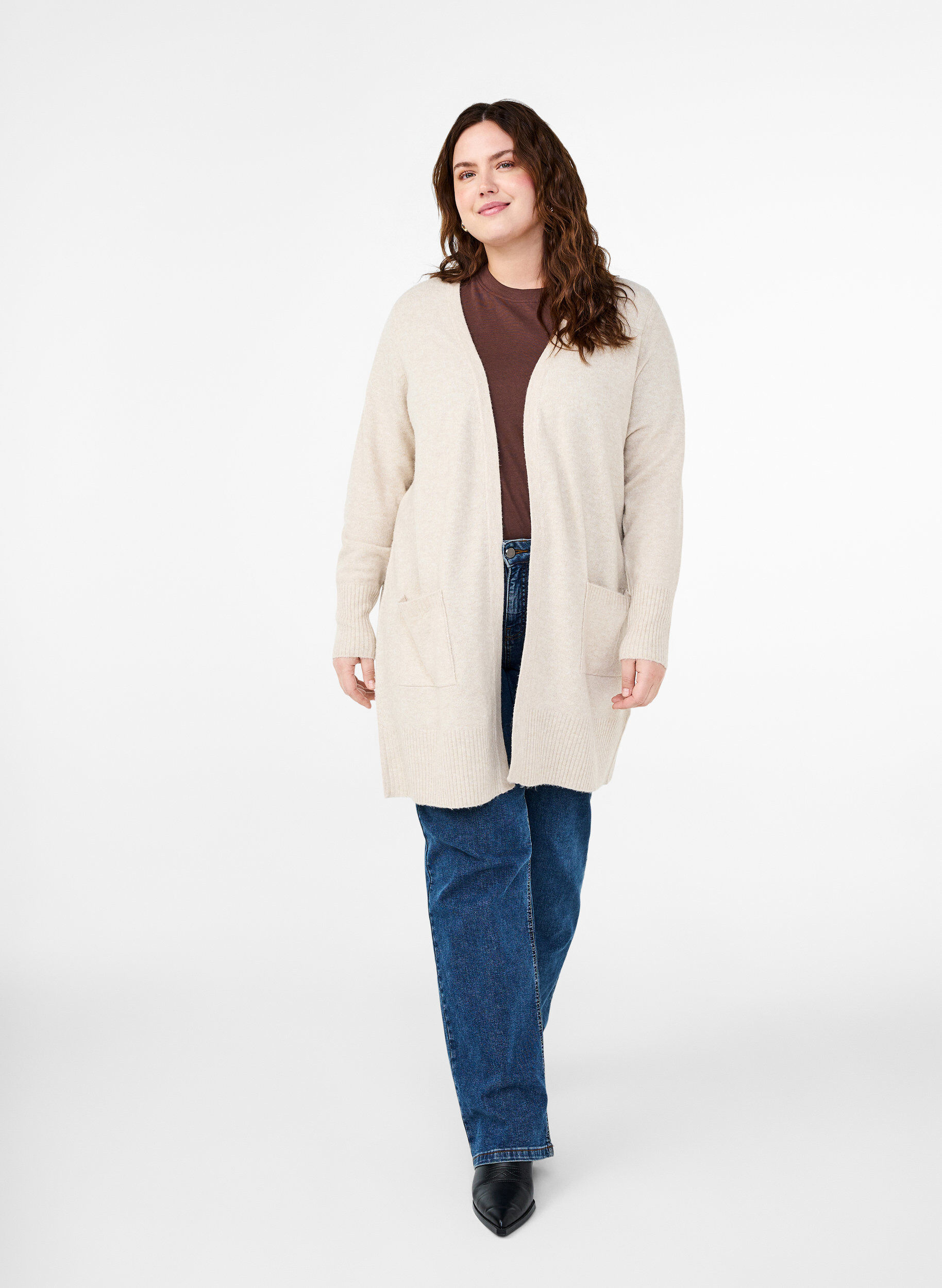 Zizzi Ribbestrikket cardigan med lommer, Beige, Model image number 1
