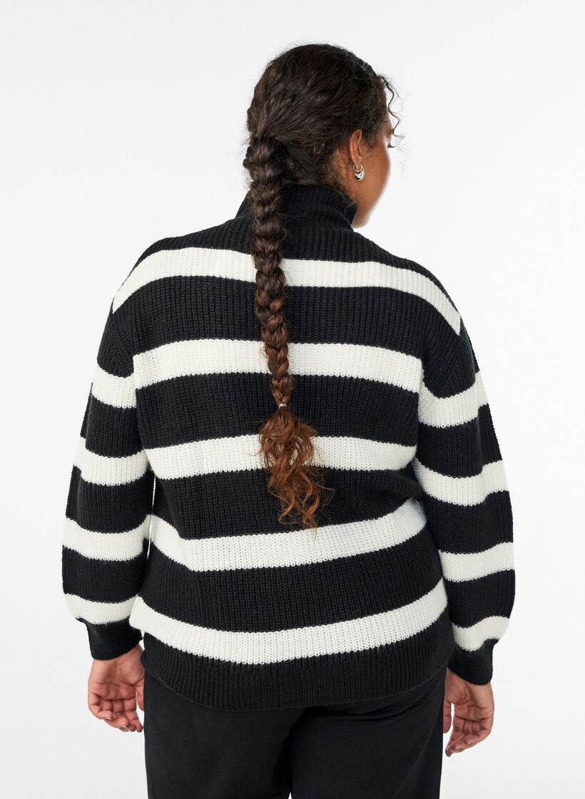 Strikket genser med h&oslash;y hals og glidel&aring;s, Svart, Model image number 2