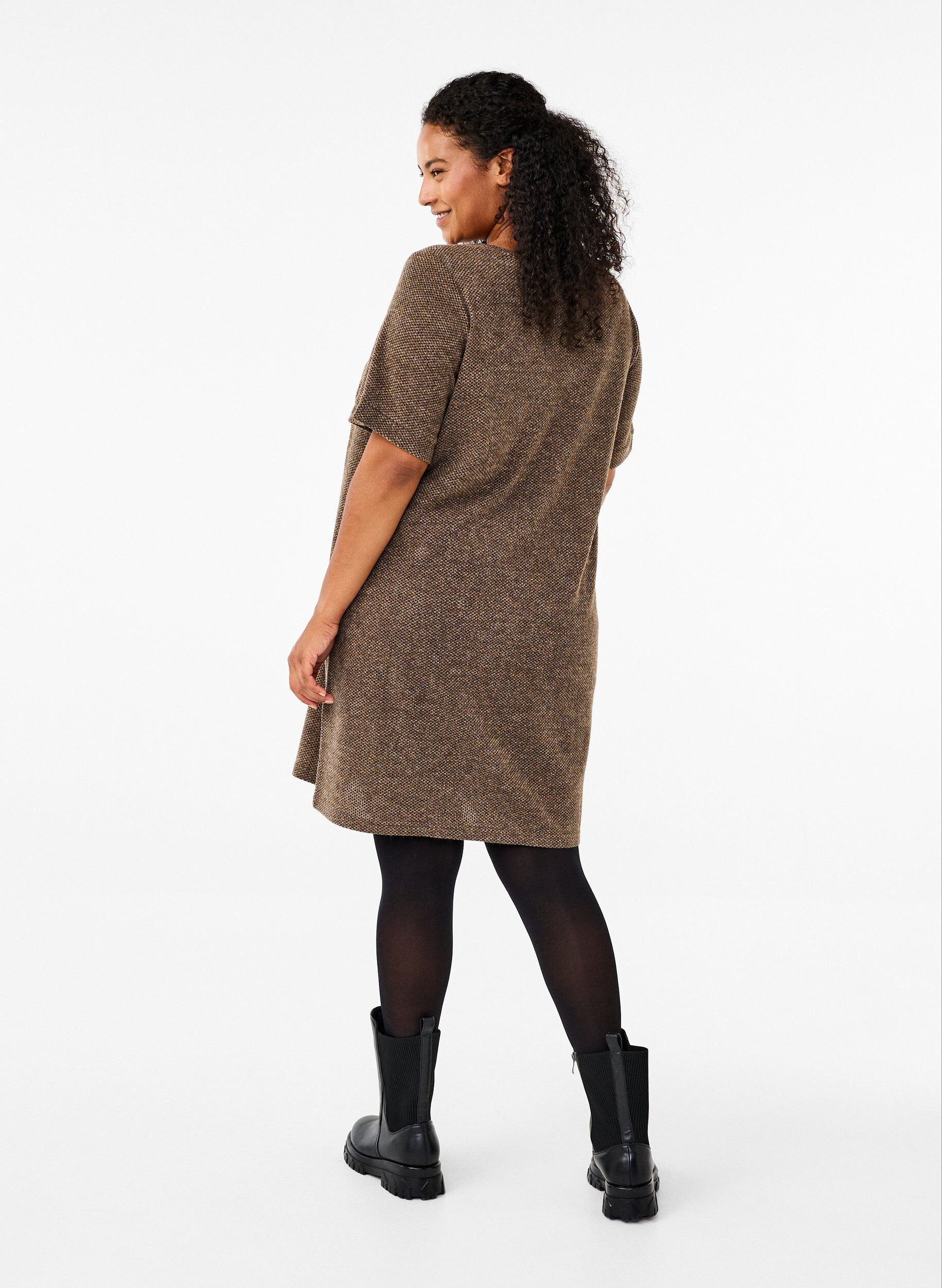 Zizzi T-skjole med korte ermer, Caribou, Model image number 1