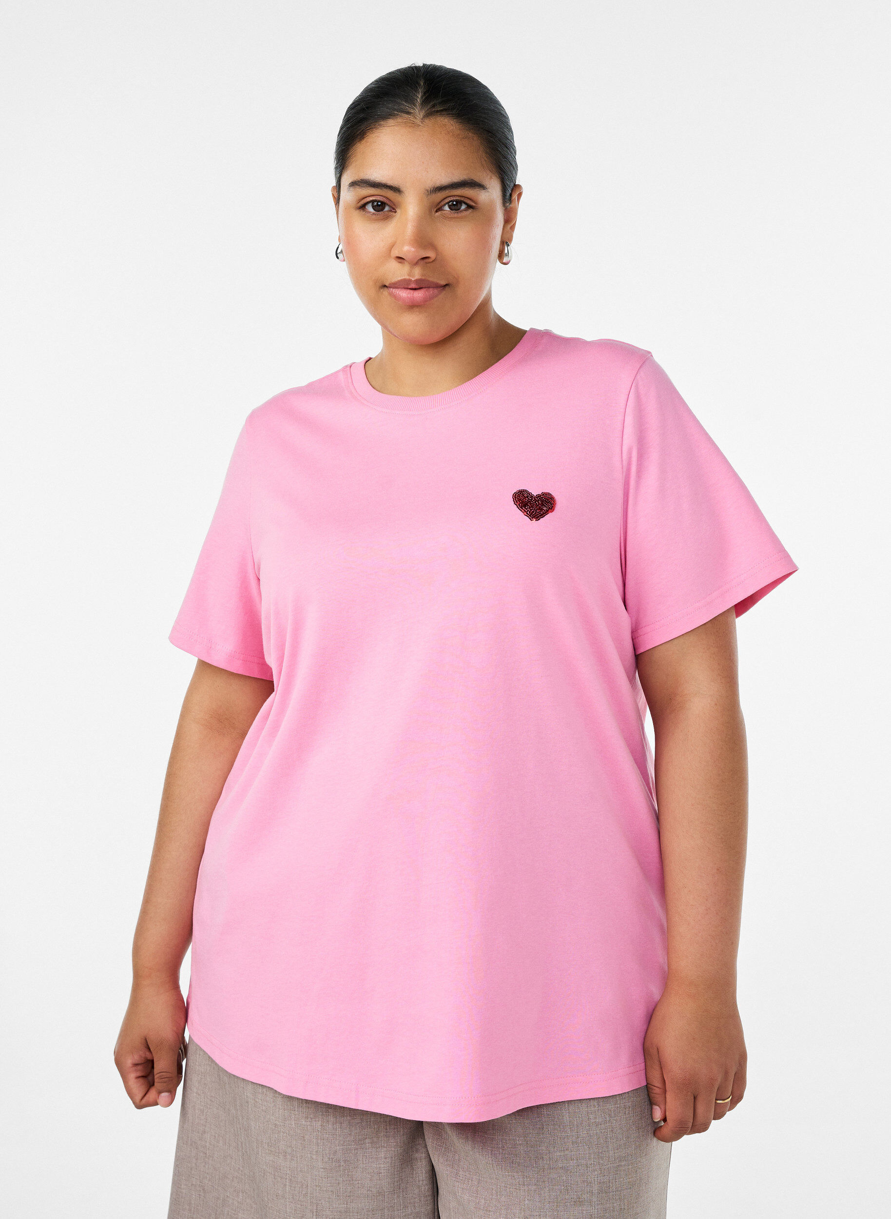 T-skjorte med et paljett-hjerte og fargerikt trykk p&aring; ryggen, Rosa, Model
