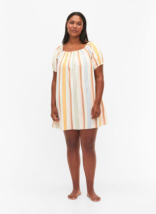 Zizzi Off-shoulder strandtunika, Striped Jaquard, Model image number 3