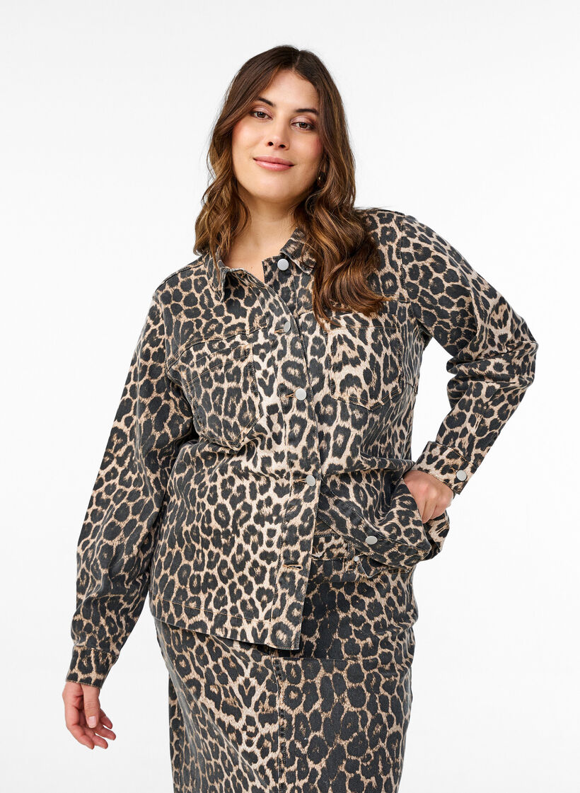 Denimjakke med leopardmønster og brystlommer, Brun, Model image number 0