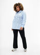 Bomullsskjorte med engelsk broderi, Chambray Blue, Model image number 2