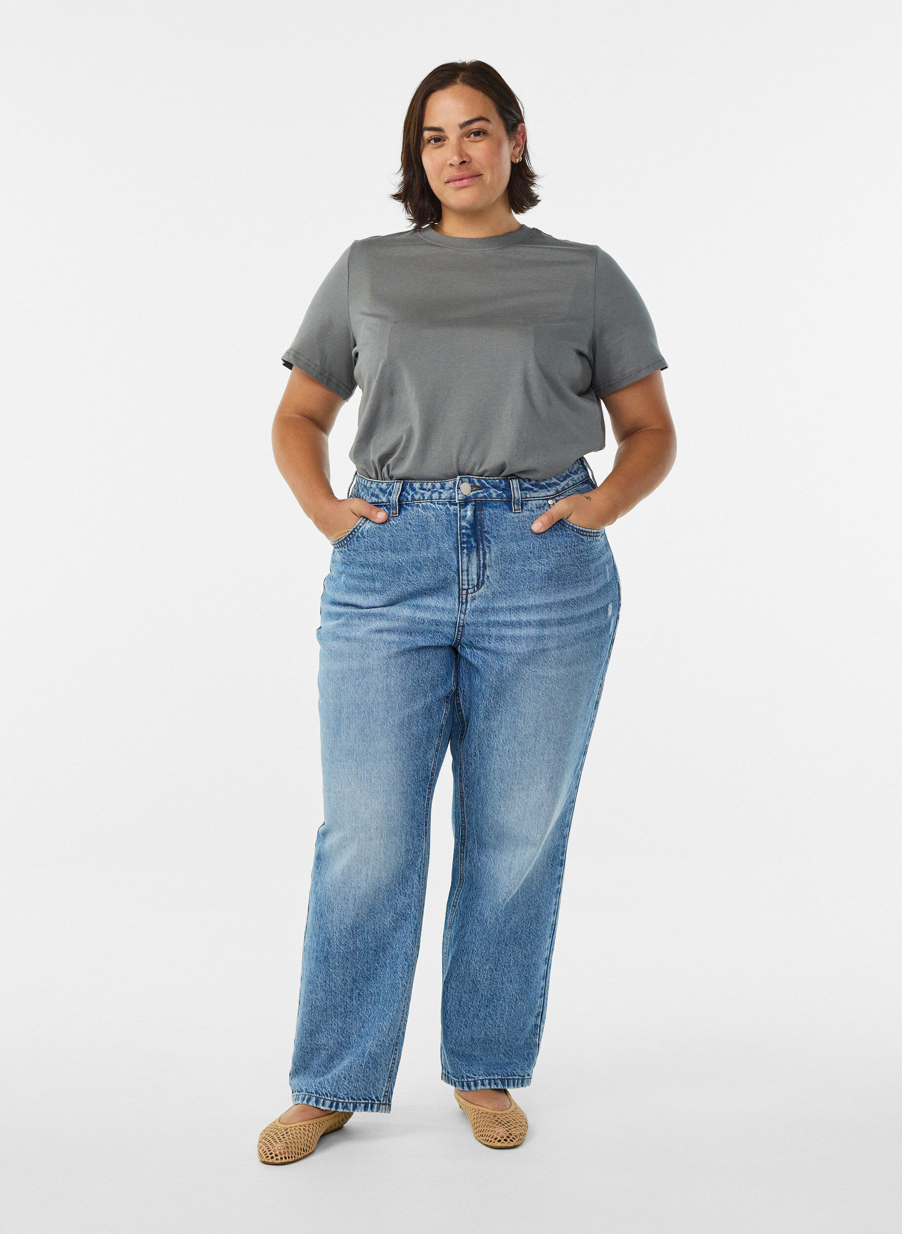 Zizzi Basic T-skjorte i bomull med rund hals, Gr&aring;, Model image number 1