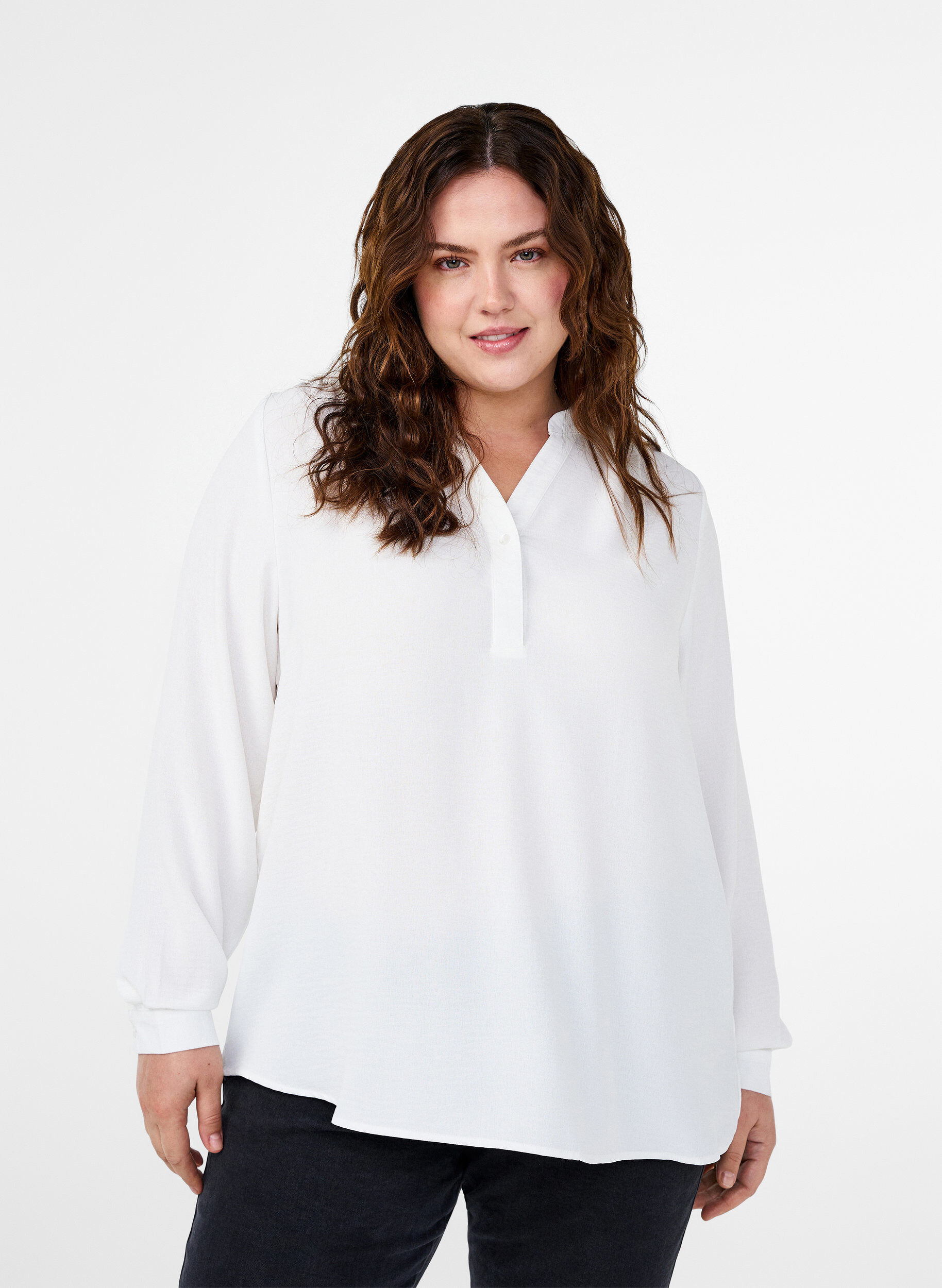 Zizzi Langermet skjortebluse med V-hals, Bright White, Model image number 0