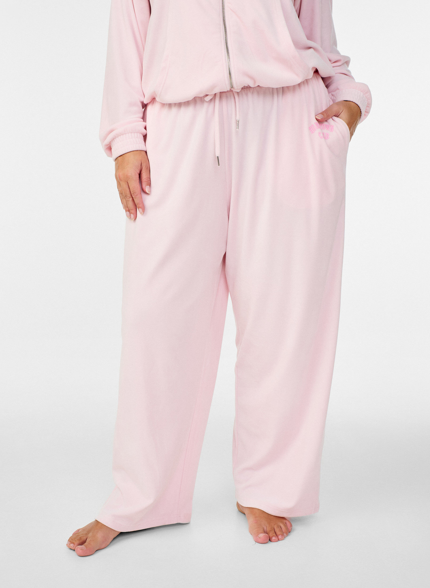 Zizzi Loose fit velourbukser med h&oslash;y midje og lommer, Rosa, Model image number 1