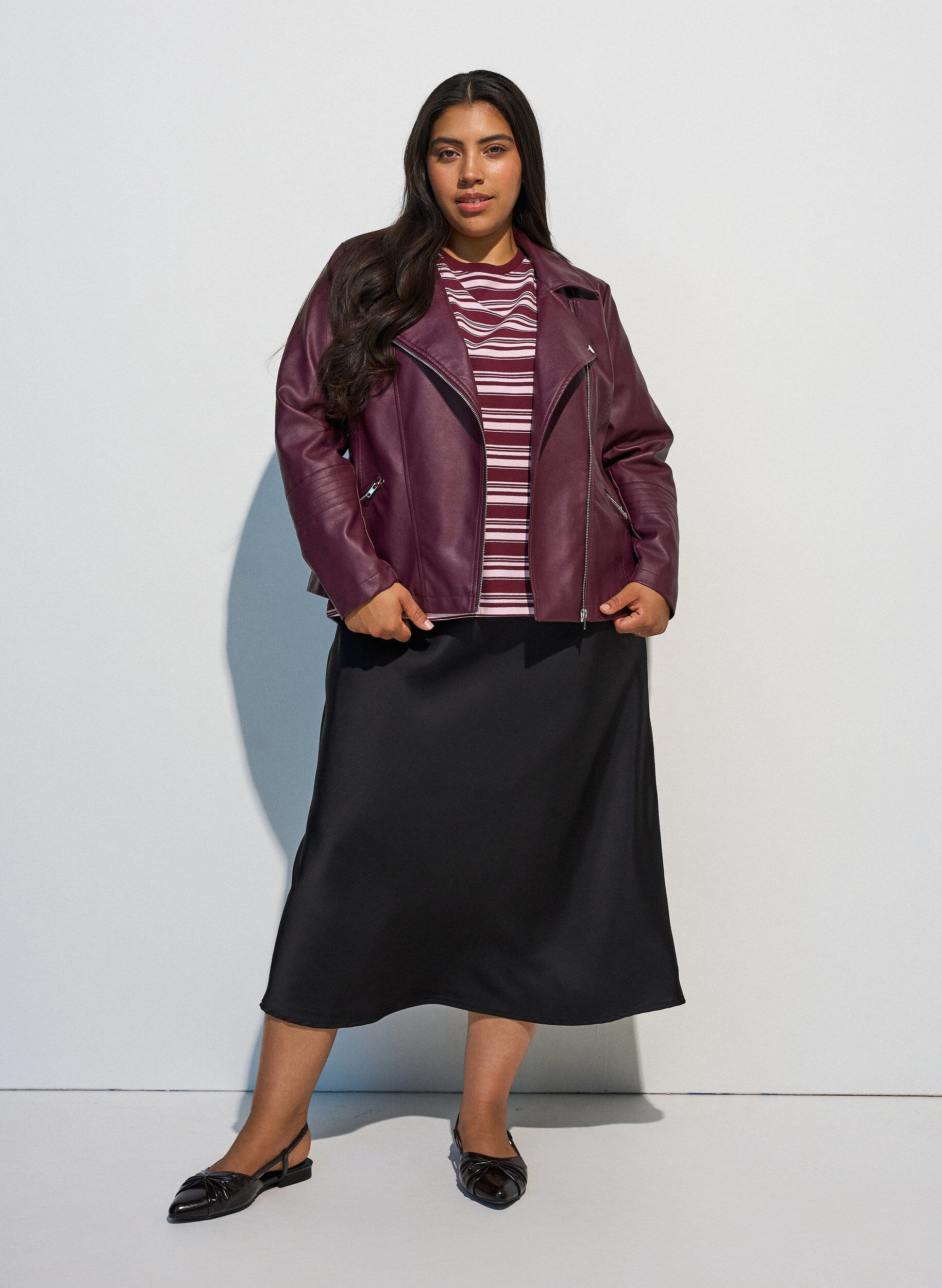 ZizziMidiskj&oslash;rt i sateng, Svart, Model image number 1