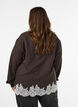 N&aring;lstripet skjorte med blondedetaljer, Brun, Model image number 2