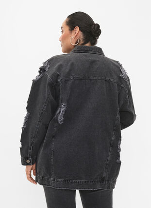 Zizzi Løs denimjakke med slitte detaljer, Dark Grey Denim, Model image number 1