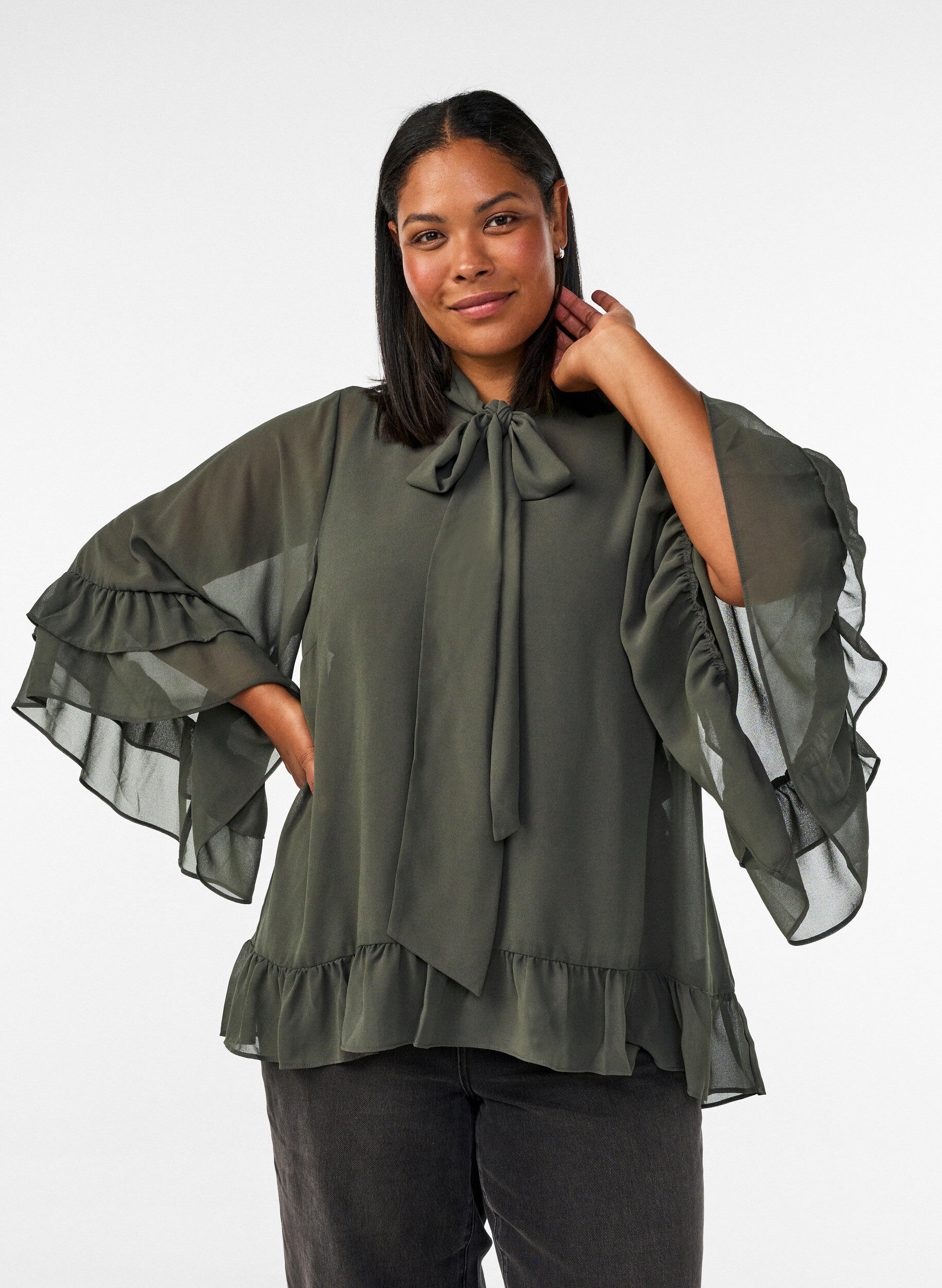 Bluse med knyteb&aring;nd og volangdetaljer, Gr&aring;, Model