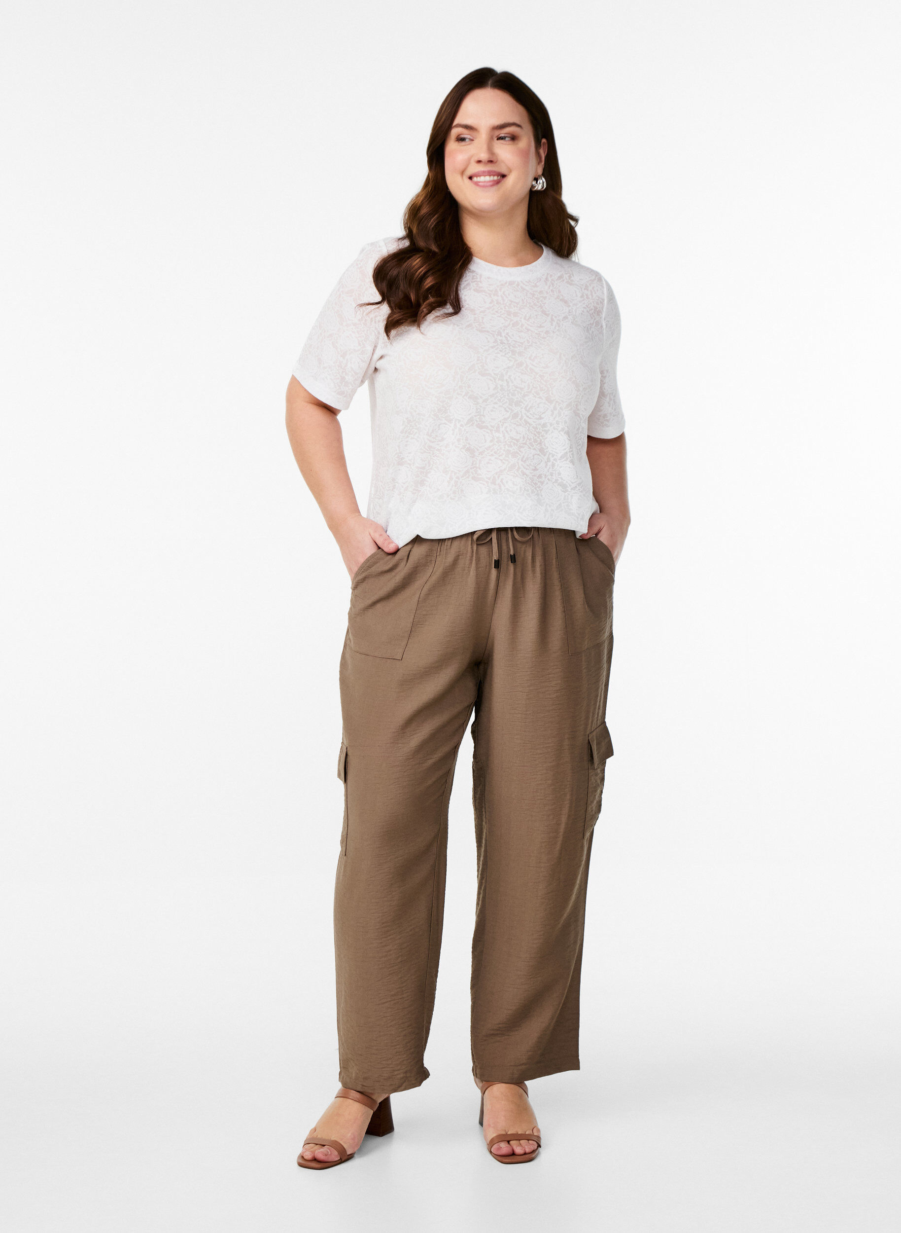 Zizzi Kortermet bluse med rosem&oslash;nstret tekstur, Hvit, Model image number 1