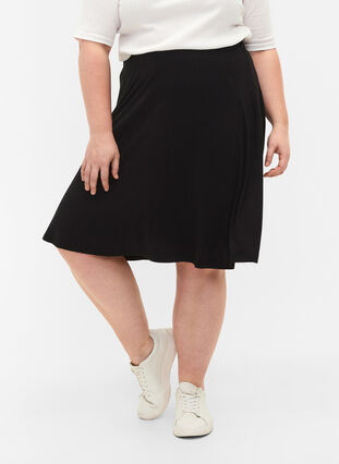 Zizzi Løst viskoseskjørt, Svart, Model image number 3