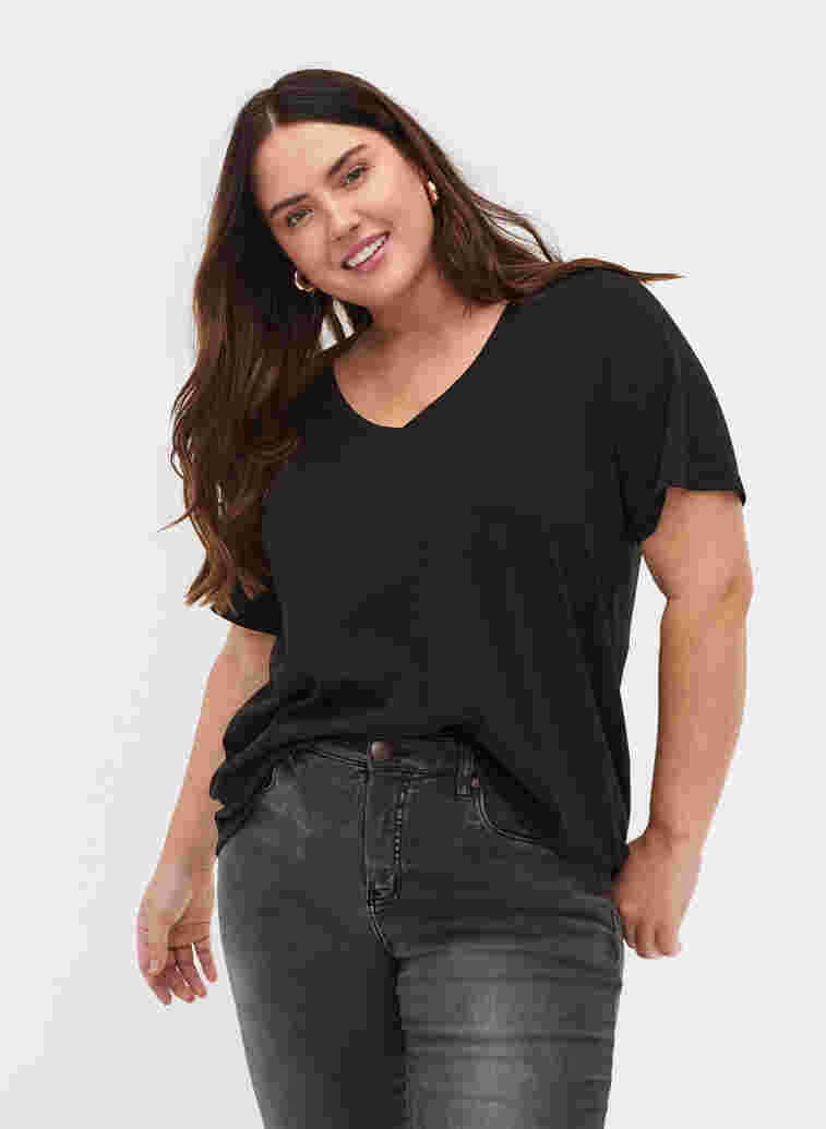 T-skjorte i organisk bomull med V-hals, Black, Model image number 0