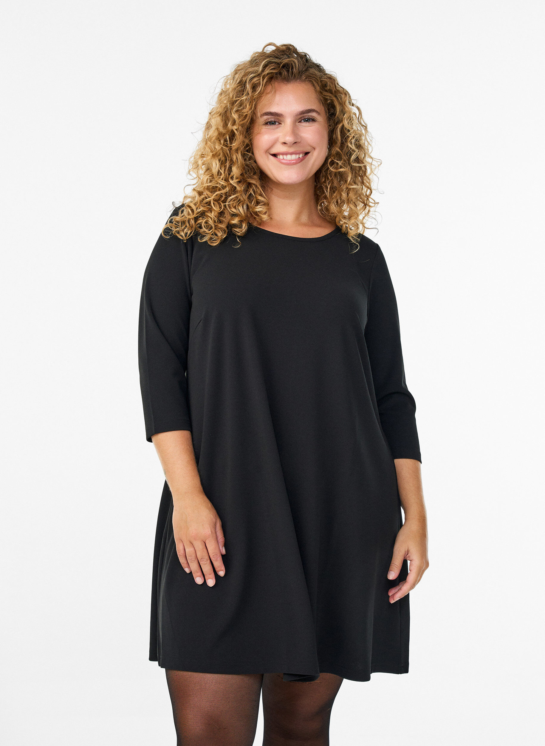 Kort A-linje kjole med 3/4 ermer, Svart, Model