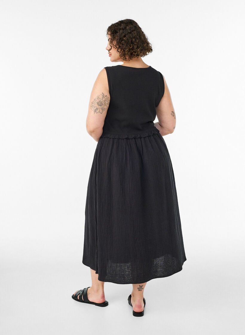 Ermel&oslash;s bomullskjole med ribb og musselin, Svart, Model image number 1