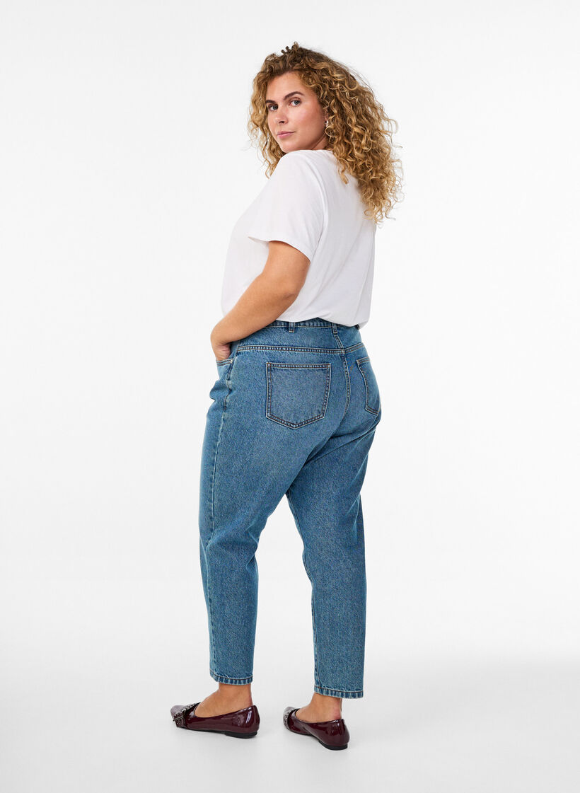 Mille Mom Fit Jeans med h&oslash;y midje, Bl&aring;, Model image number 1