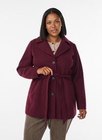 Kort kåpe med belte, Mørk Bordeaux Kort kåpe med belte, Mørk Bordeaux, Model