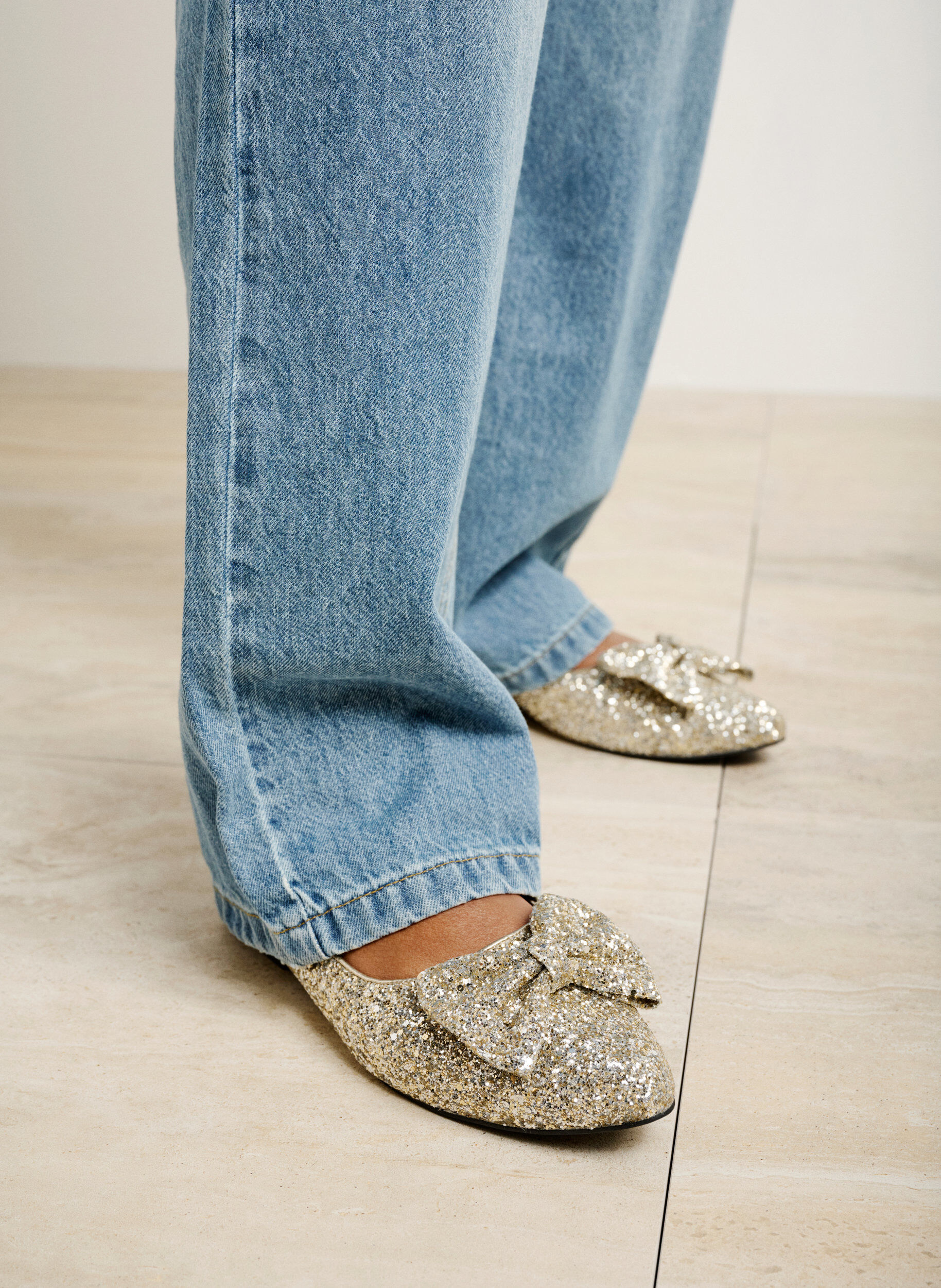 Zizzi Glitterballerina med vid passform og sl&oslash;yfe, Gold Glitter, Image image number 1