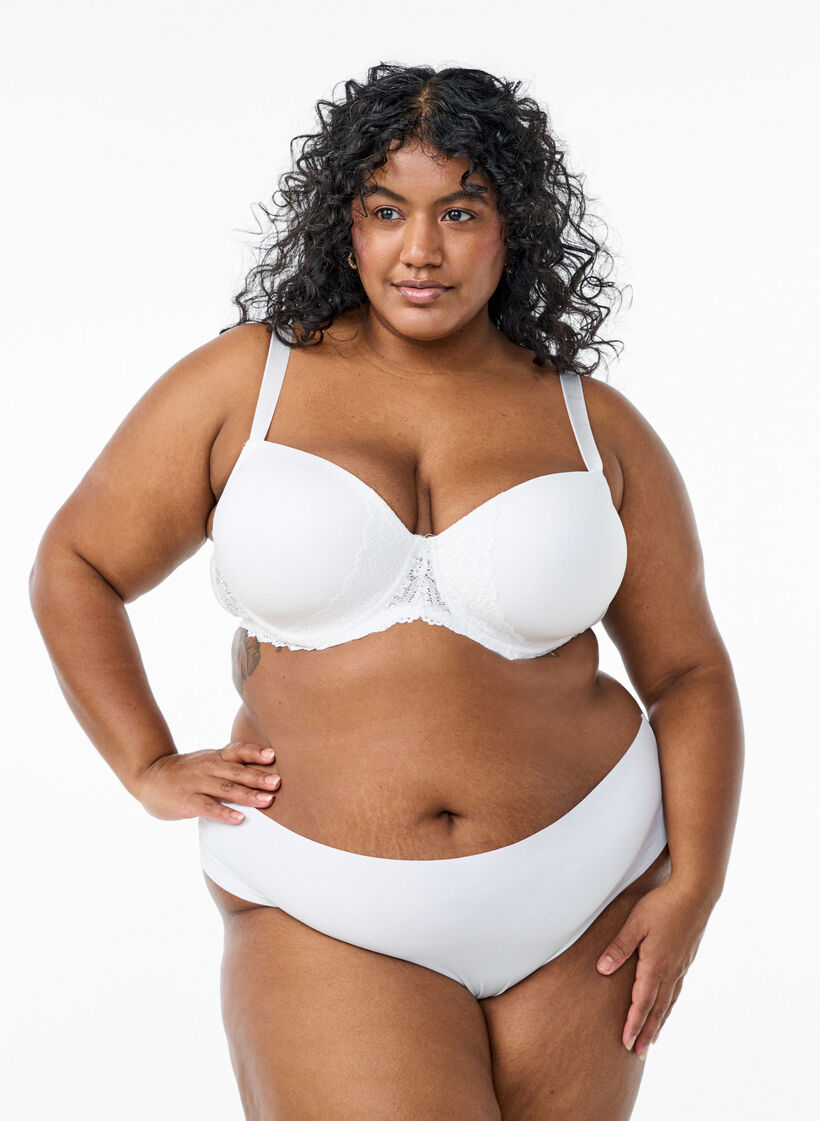 Formstøpt BH med blondedetaljer, Hvit, Model image number 1
