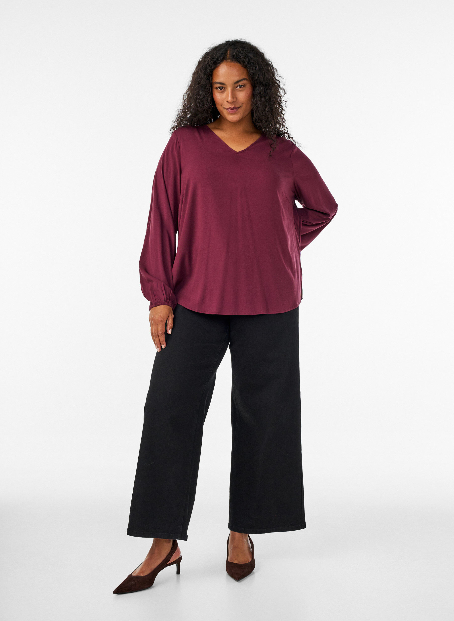 ZizziViskosebluse med V-hals og avrundet fold, R&oslash;d, Model image number 1