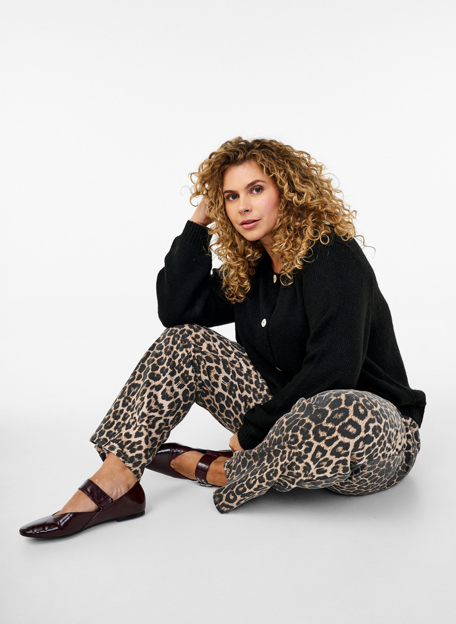 Zizzi Strikket cardigan med ull og knapper, Black Solid, Image image number 0