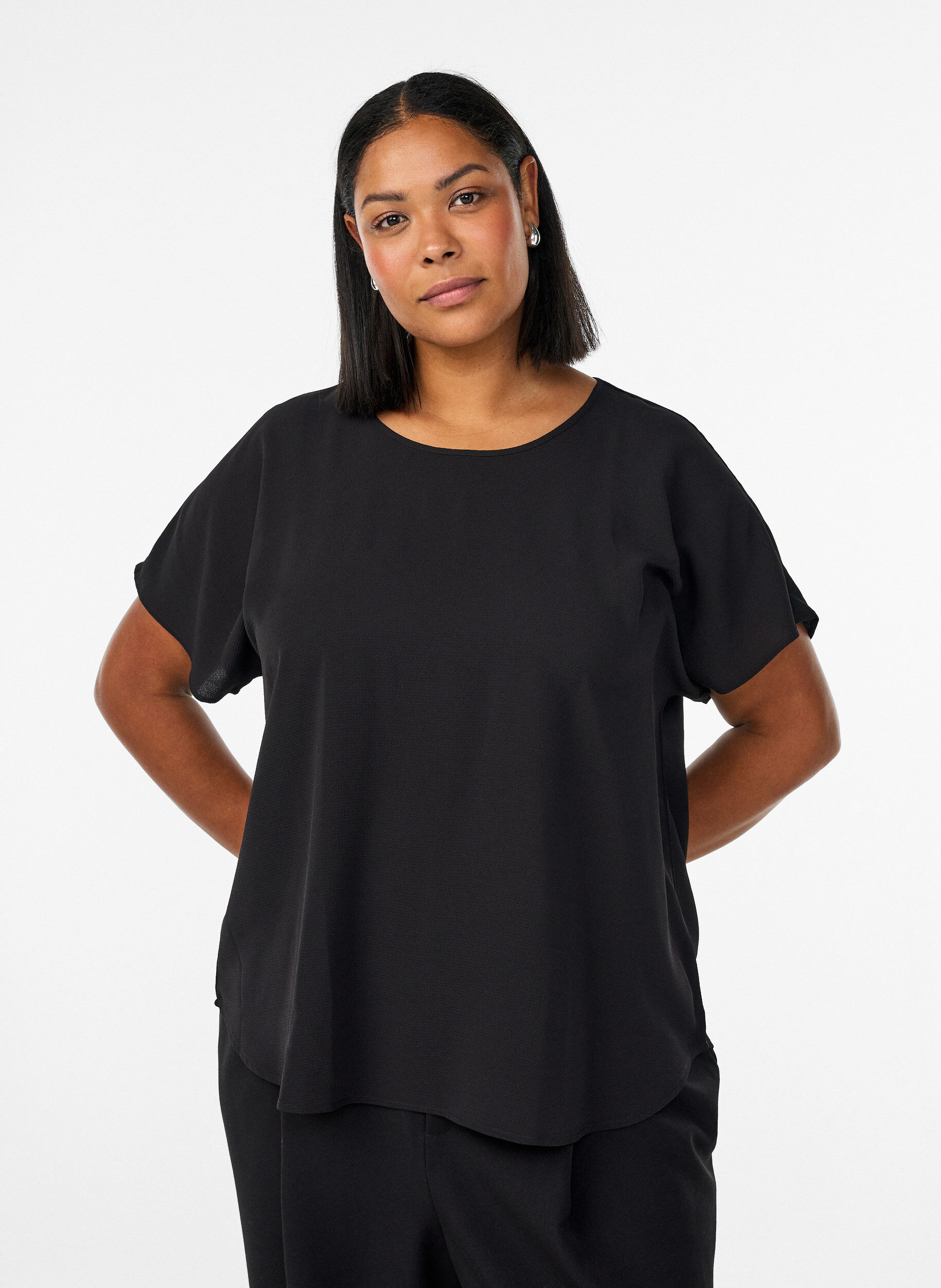 Kortermet bluse med rund hals, Svart, Model