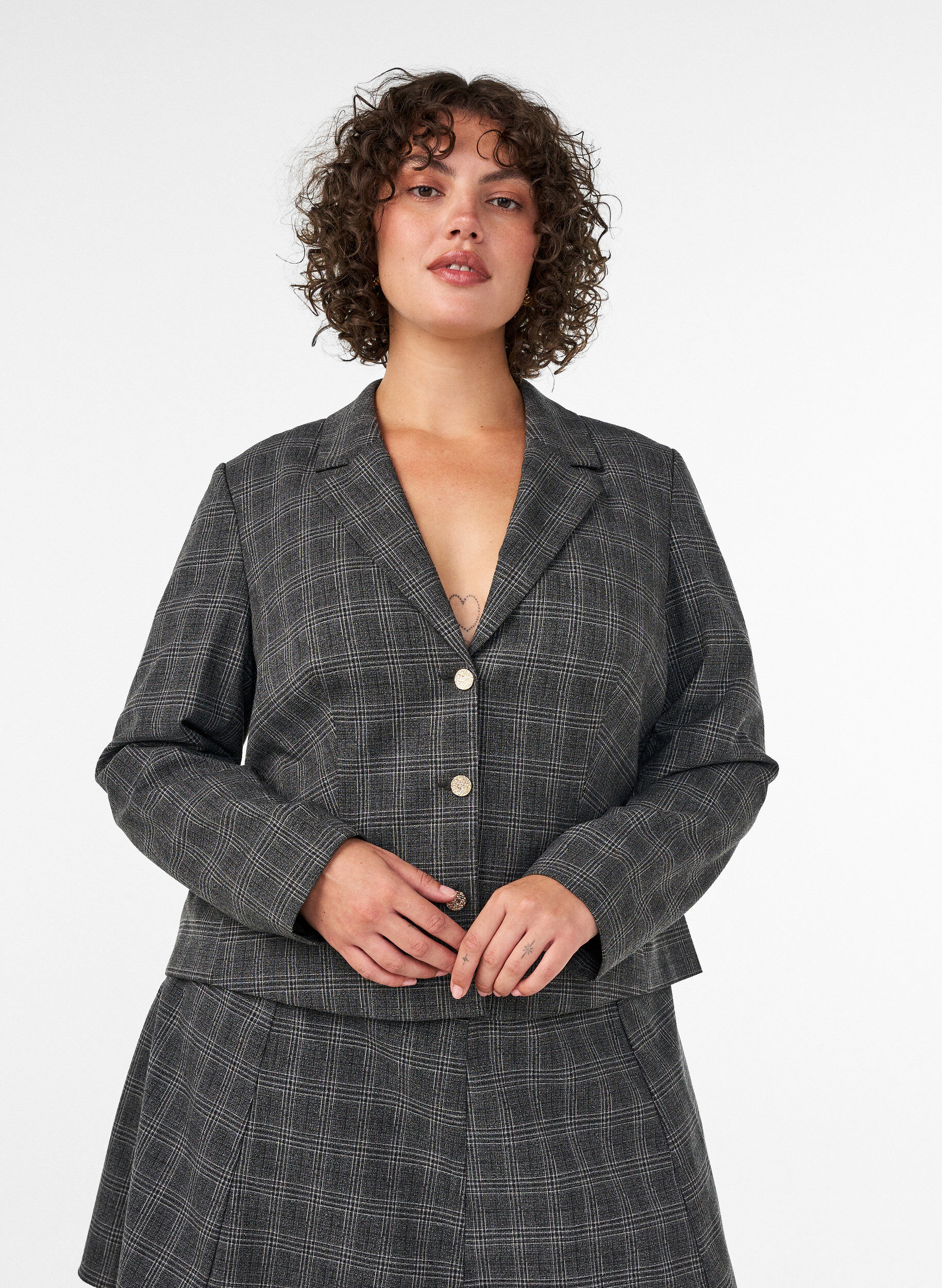 ZizziKort blazer med rutete m&oslash;nster, Gr&aring;, Model image number 0