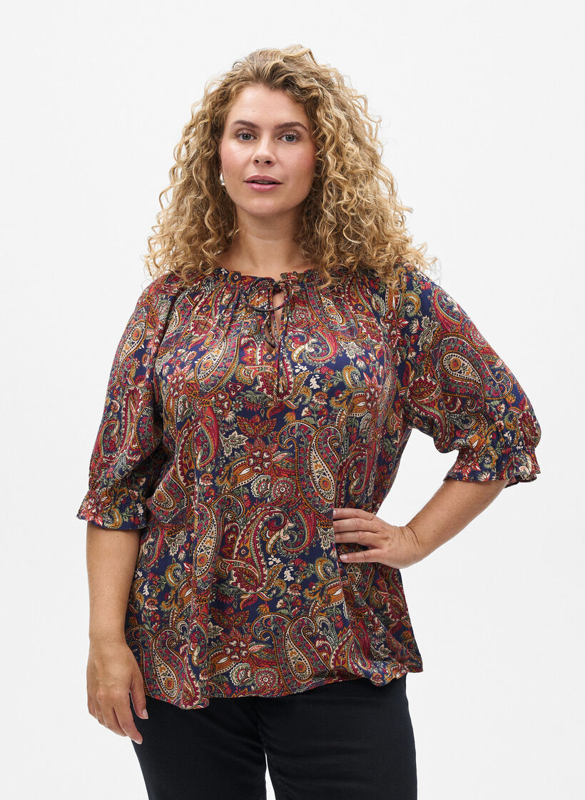 Viskosebluse med paisleym&oslash;nster og albuelange ermer, Bl&aring;, Model image number 0