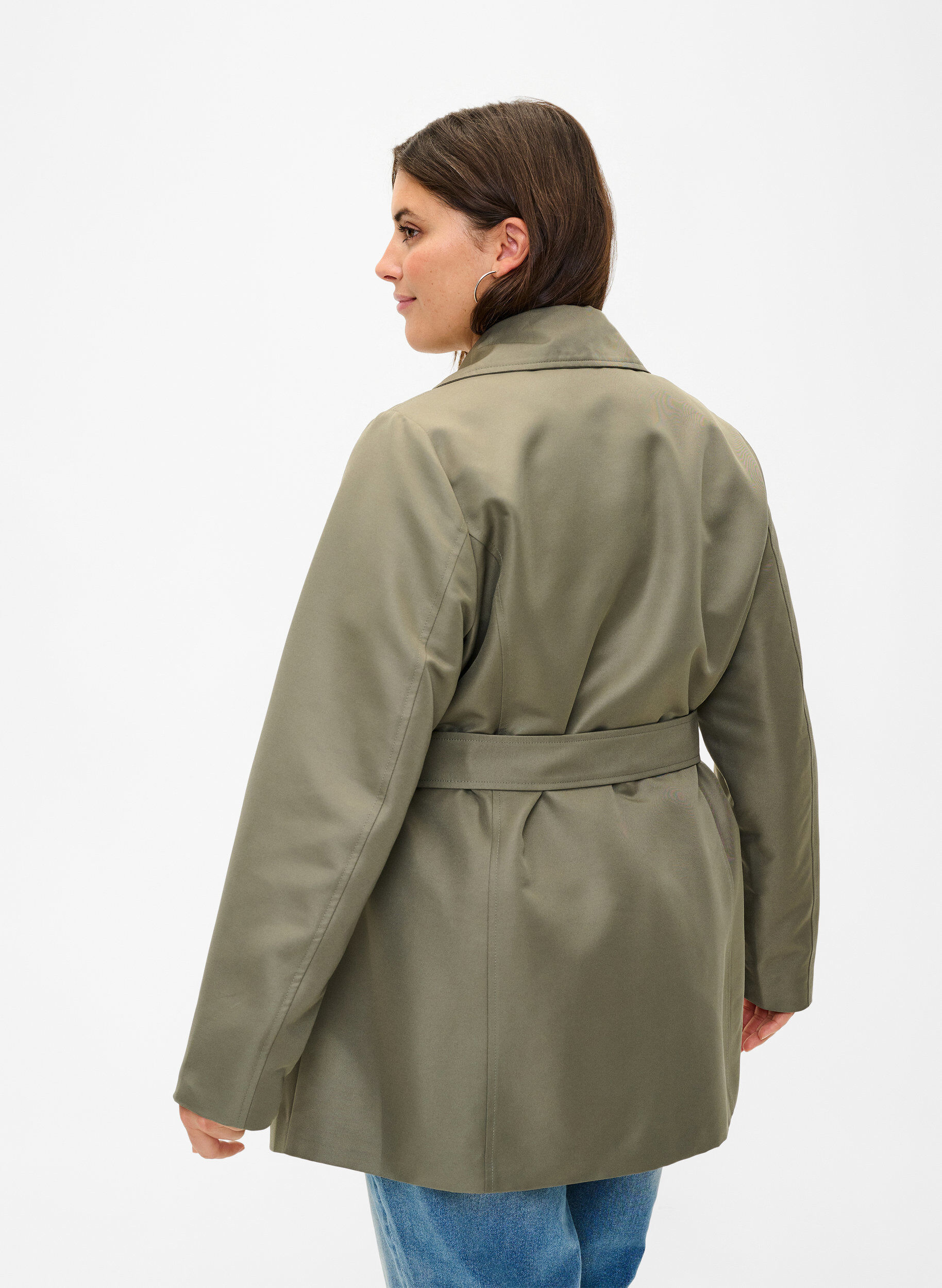Zizzi Kort trenchcoat med belte, Gr&oslash;nn, Model image number 2