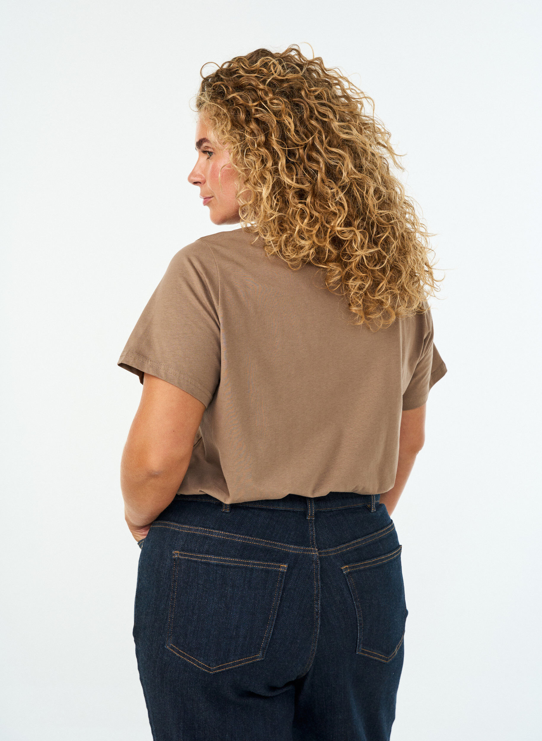 ZizziBomull T-skjorte med fronttrykk og V-hals, Brun, Model image number 2