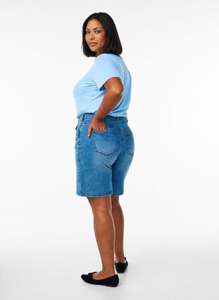 Zizzi FLASH - Løse denimshorts med høy midje, Blå, Model image number 2