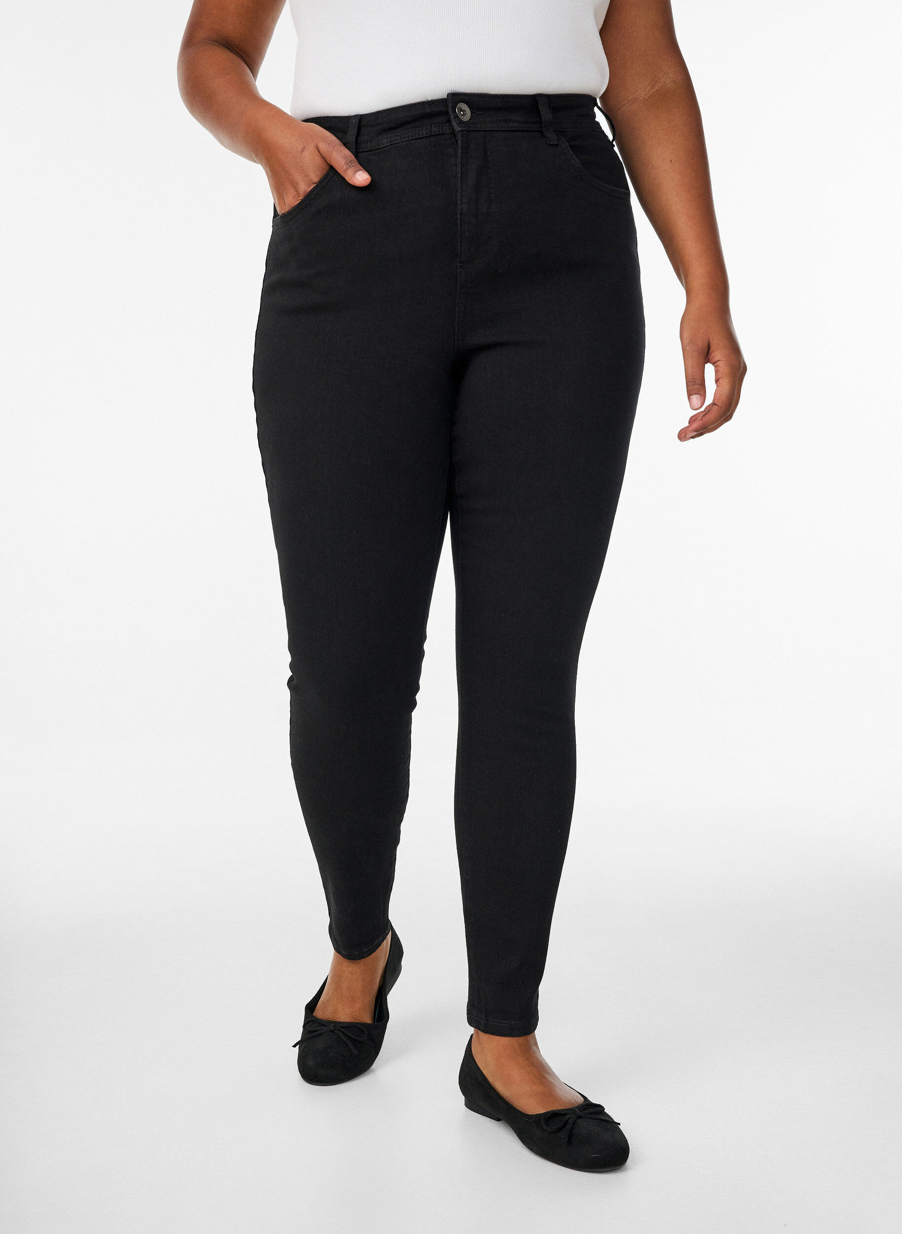 ZizziJeans med super slim passform, Svart, Model image number 2
