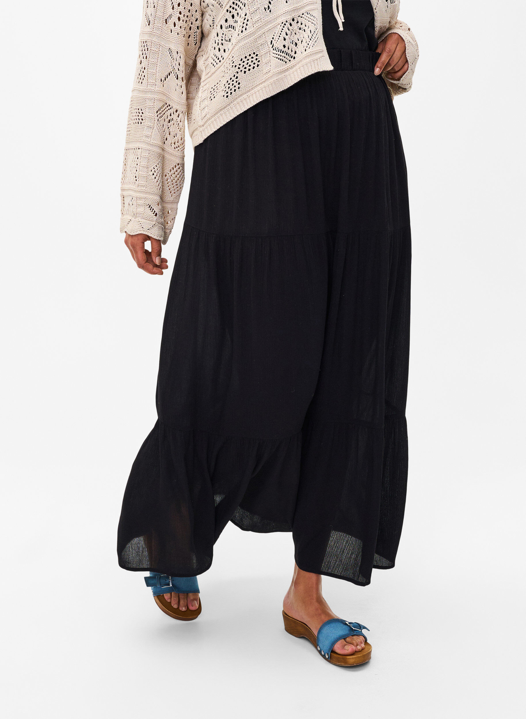 ZizziLangt skj&oslash;rt med strikk i livet, Svart, Model image number 2