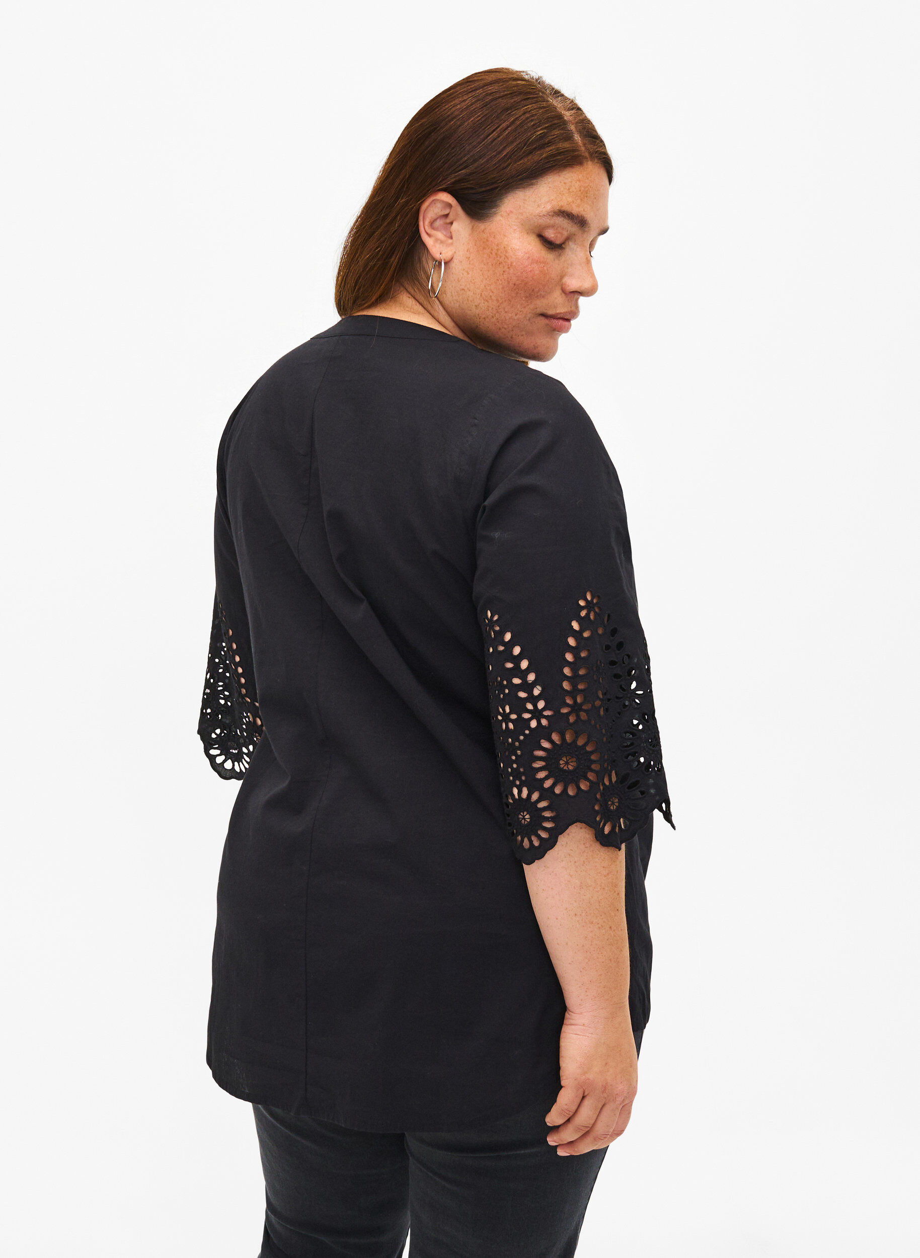 Zizzi Skjortebluse med engelsk broderi og 3/4-ermer, Black, Model image number 1