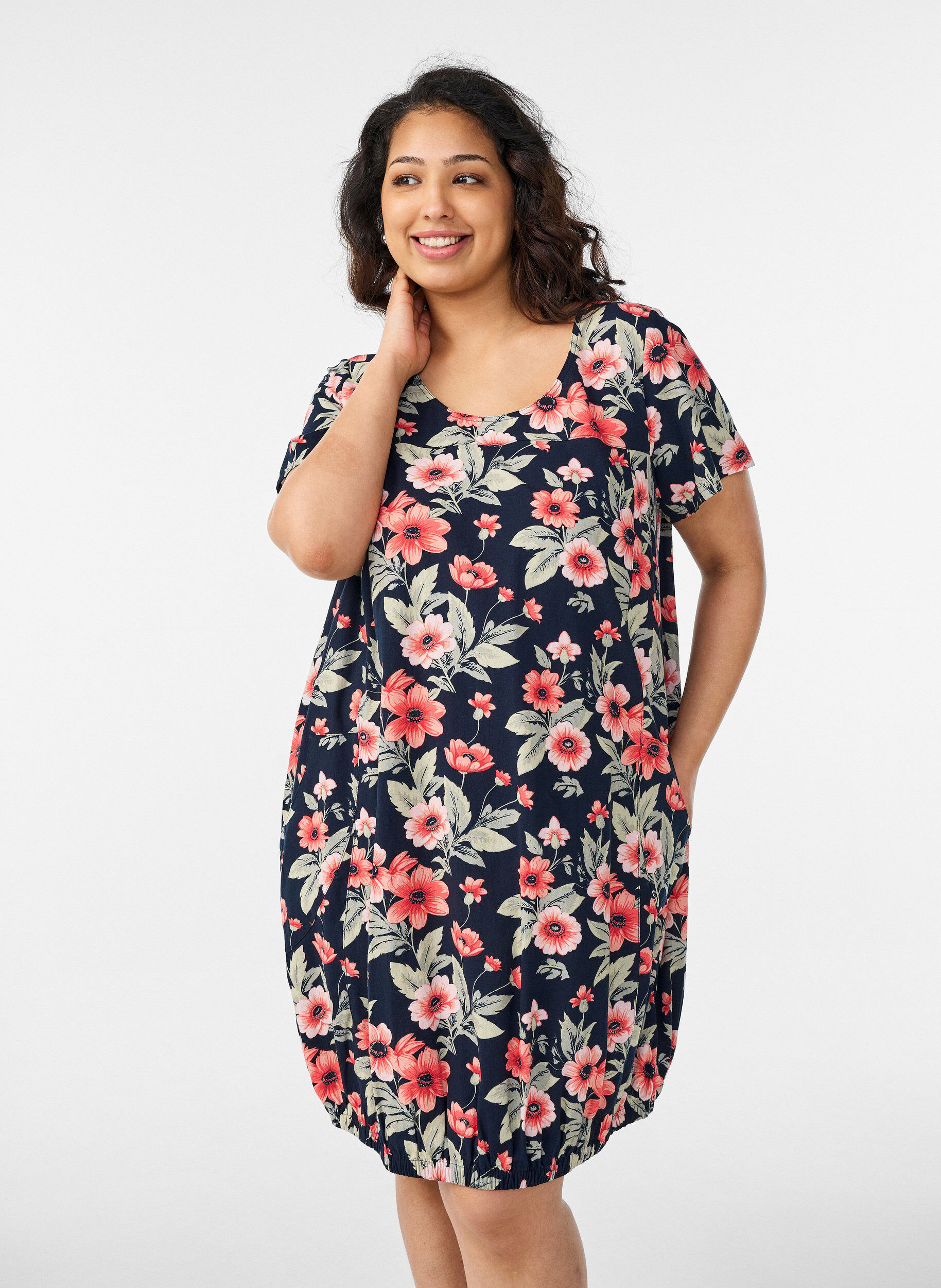 Kortermet bomullskjole med trykk, Bl&aring;, Model