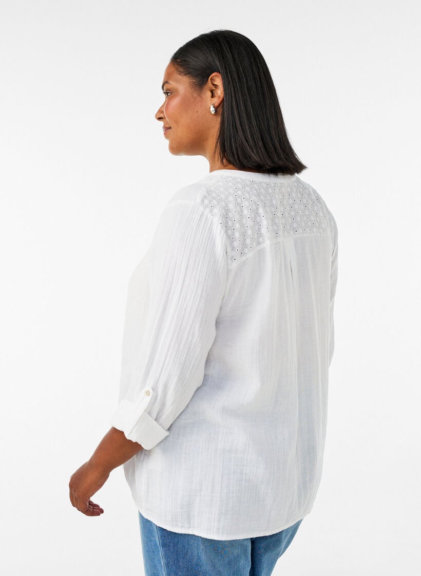 Bluse i bomullsmuslin med broderie anglaise, Hvit, Model image number 1