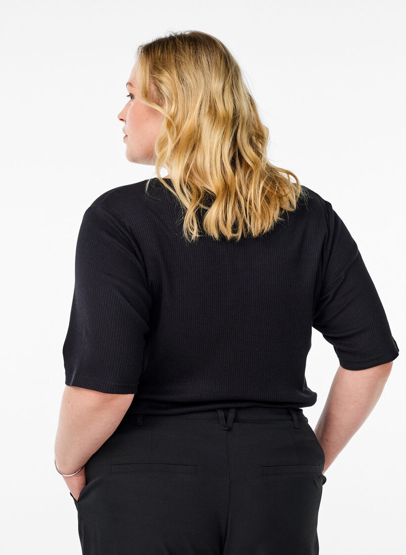 Ribbestrikket jerseybluse med korte ermer, Svart, Model image number 2