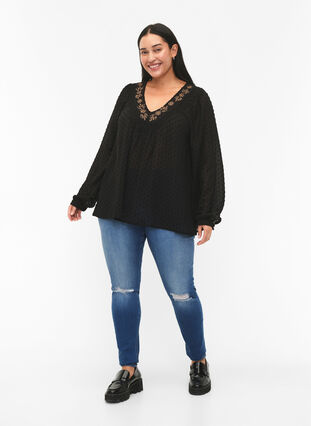 Prikkemønstret bluse med V-utringning og perler, Black w. Cobber, Model image number 2