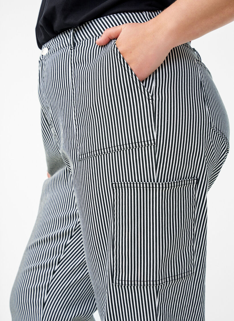 Stripete cargojeans med høy midje, Svart, Image image number 0