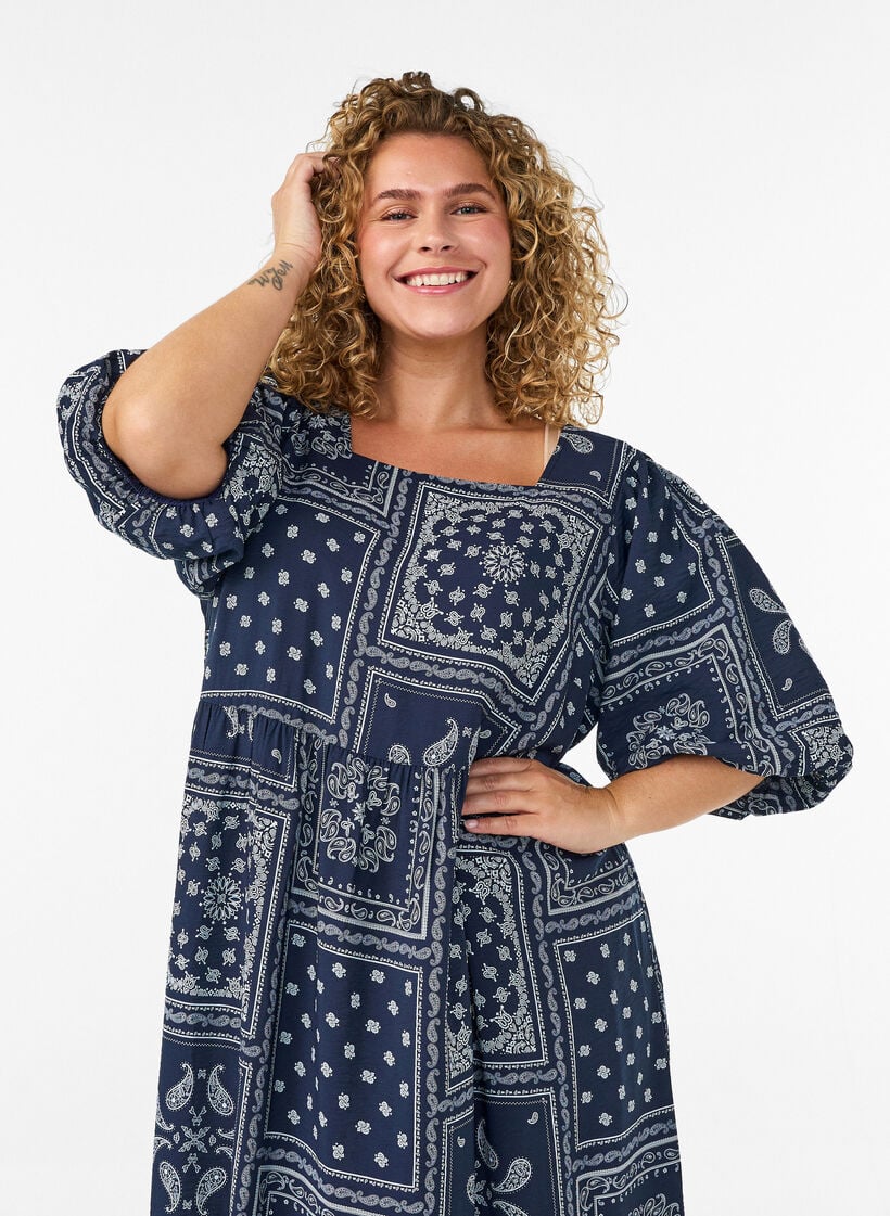 Ankellang kjole i viskose med paisley-trykk og korte ermer, Bl&aring;, Model image number 2