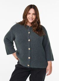 Kort cardigan med 3/4-ermer og gullfargede teksturerte knapper, Grønn Kort cardigan med 3/4-ermer og gullfargede teksturerte knapper, Grønn, Model