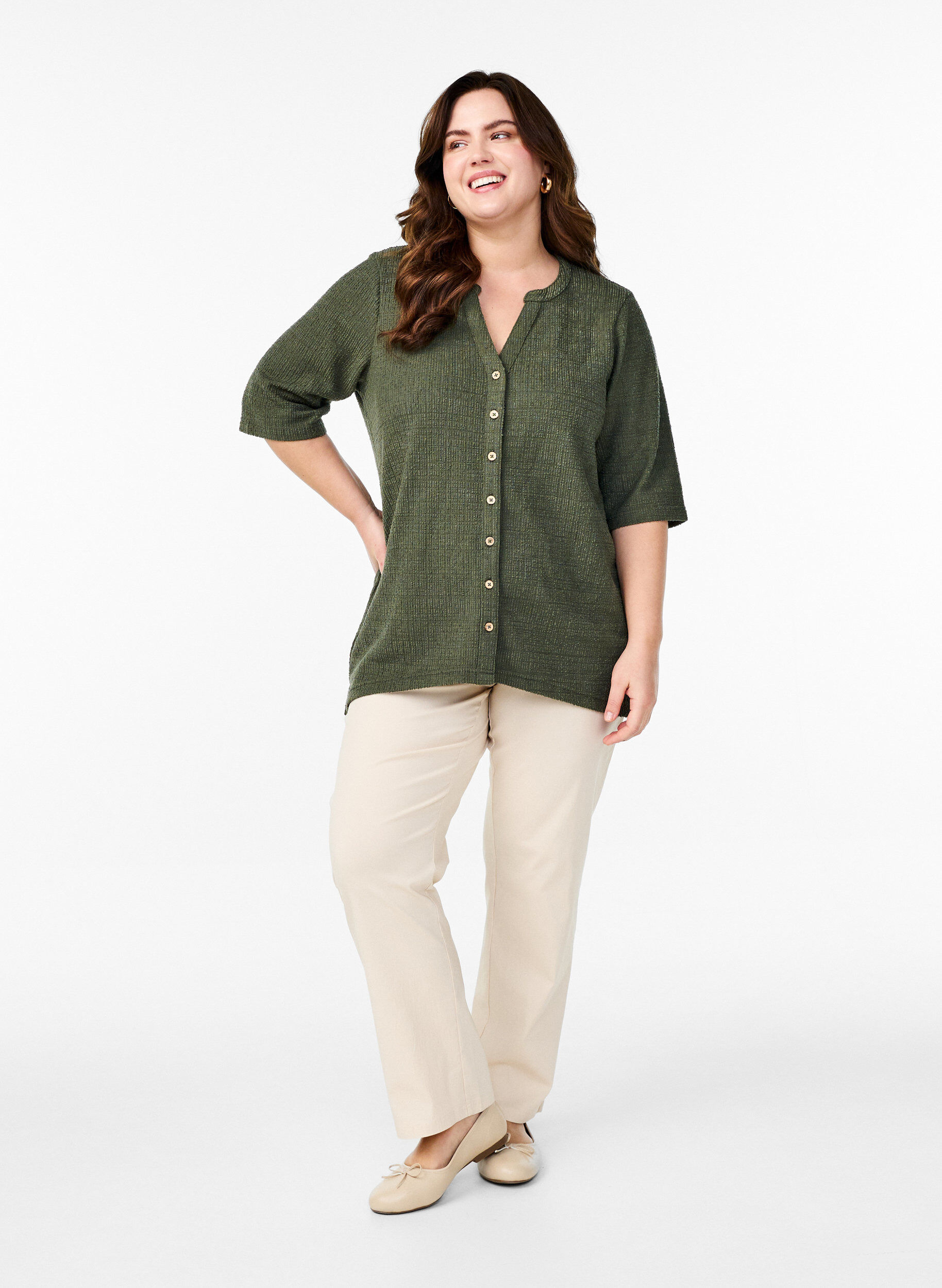 Zizzi Strukturert bluse med V-hals, Thyme, Model image number 2