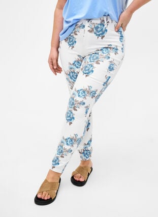 Supersmal Amy jeans med blomstertrykk, White B.AOP, Model image number 2