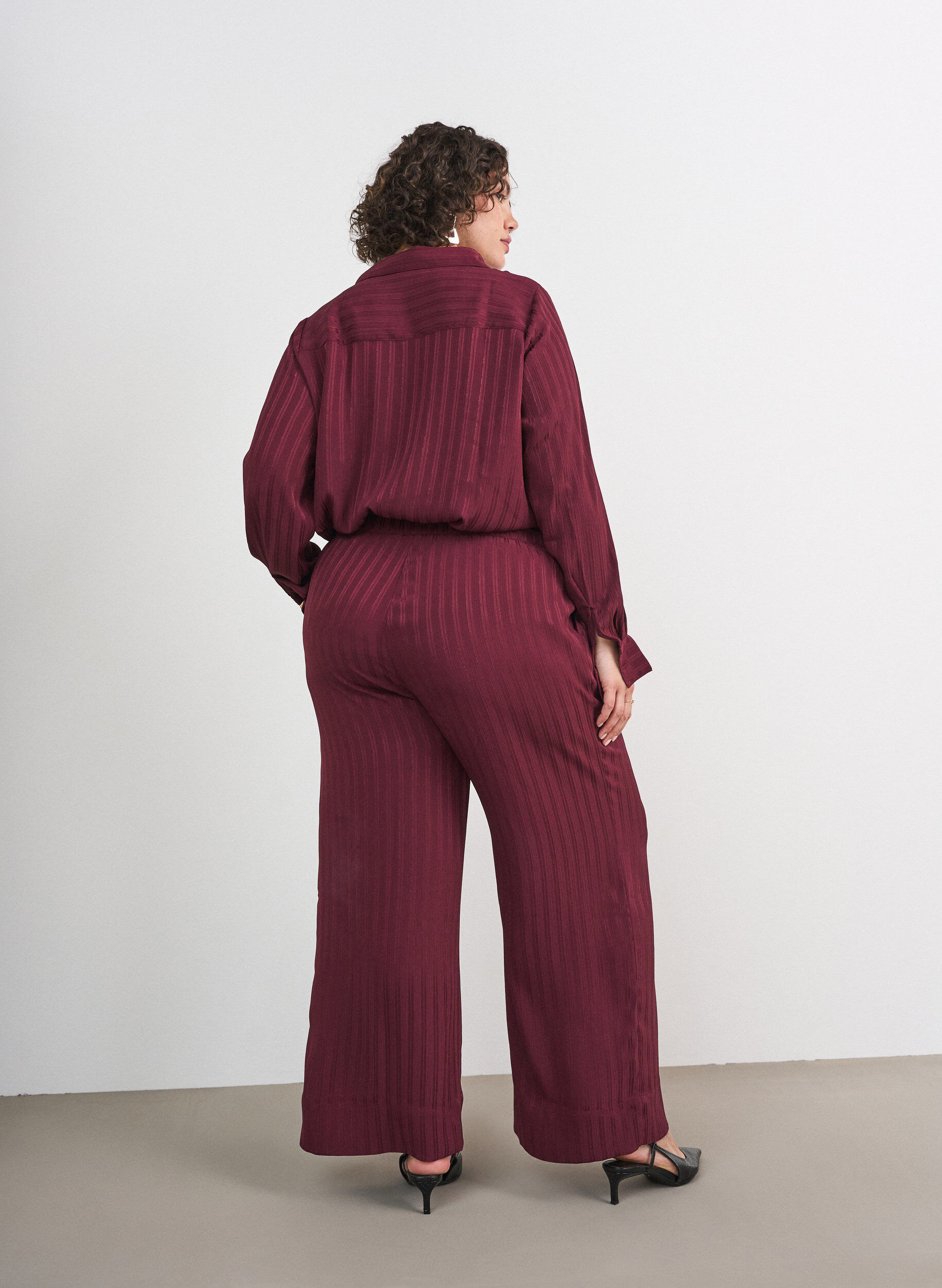 ZizziBukser med teksturerte striper og straight fit, R&oslash;d, Model image number 2