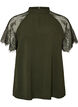 Bluse med korte blondeermer og h&oslash;y hals, Gr&oslash;nn, Packshot image number 0