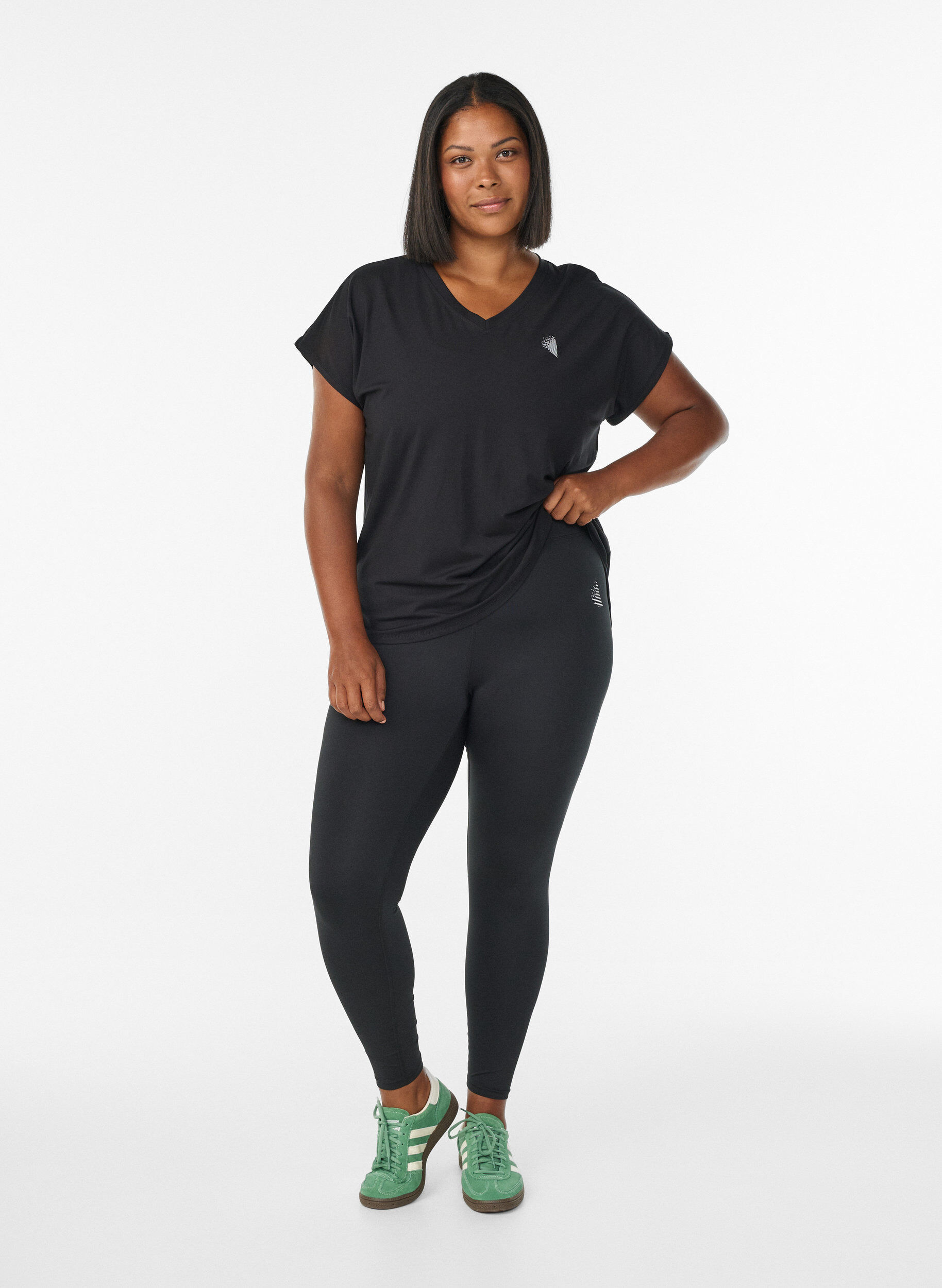 Zizzi T-skjorte til trening med V-hals, Svart, Model image number 1